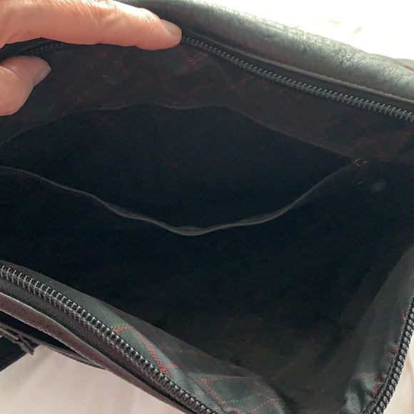 Queros Leather Briefcase - Picture 5 of 8